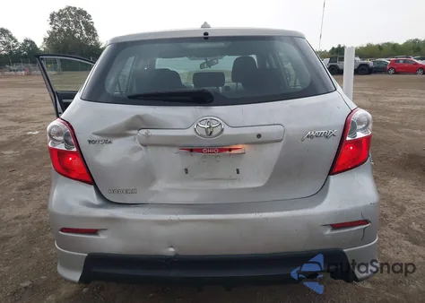 2009 Toyota Matrix S z USA, uszkodzony, nr VIN 2T1KE40E19C008687